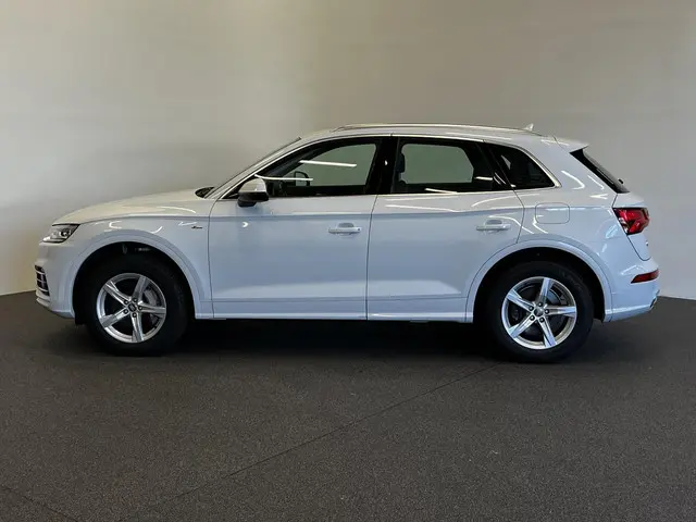 Audi Q5 50 TFSI e S edition 2020 Hybride Benzine 32