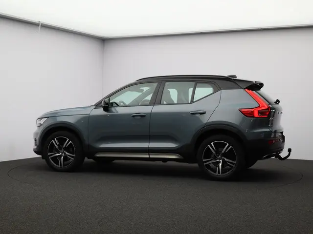 Volvo XC40 2.0 T4 R-Design 2019 Benzine 26