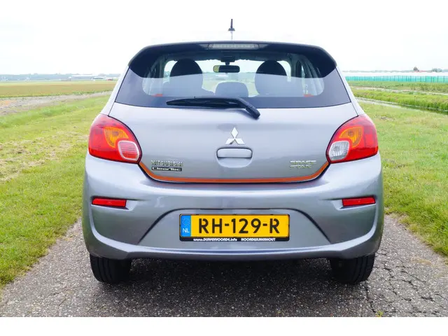 Mitsubishi Space Star 1.0 Cool+ 2017 Benzine 7