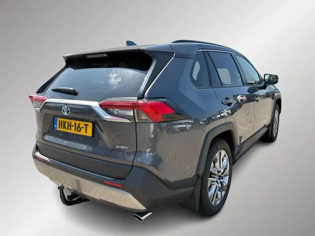 Toyota RAV4 2.5 Hybrid AWD Executive 2025 Hybride Benzine 4