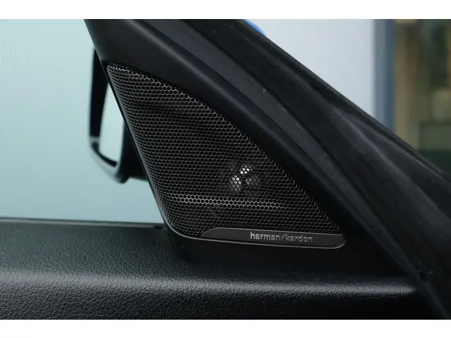 BMW 3 Serie Gran Turismo 320i Executive 2015 Benzine 32