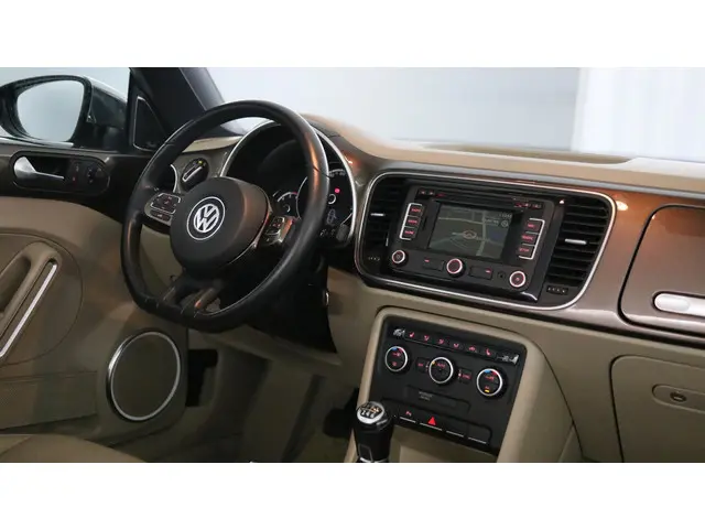 Volkswagen Beetle 2.0 TDI 140pk Design 2013 Diesel 27