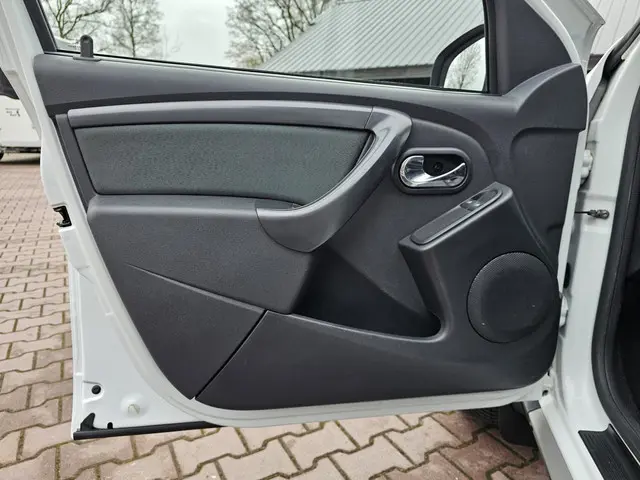 Dacia Duster 1.2 TCe 4x2 Lauréate 2016 Benzine 23