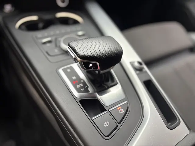 Audi A4 Avant 1.4 TFSI Sport S line edition 2018 Benzine 28