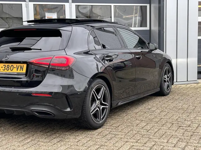 Mercedes-Benz A-Klasse 180 AMG Line 2020 Benzine 9