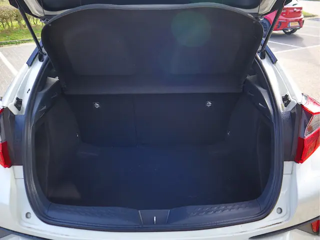 Toyota C-HR 1.8 Hybrid Executive 2017 Hybride Benzine 21