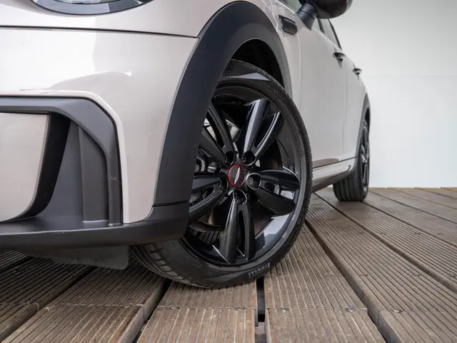MINI 5-Deurs Cooper Aut. 2022 Benzine 14