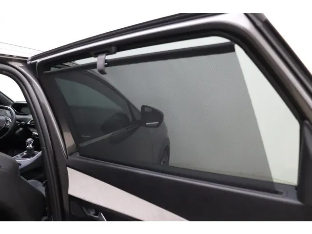 Peugeot 5008 1.2 Turbo GT 2023 Benzine 17