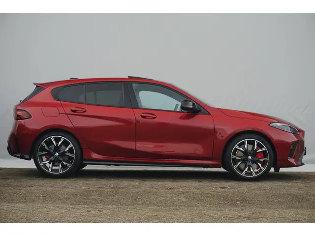 BMW 1 Serie 120 2026 Benzine 4