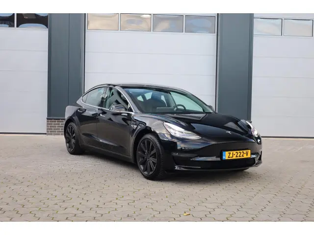 Tesla Model 3 Long Range AWD 75 kWh 2019 Elektrisch 4