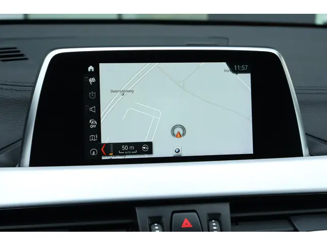 BMW X2 sDrive20i Executive 2018 Benzine 24