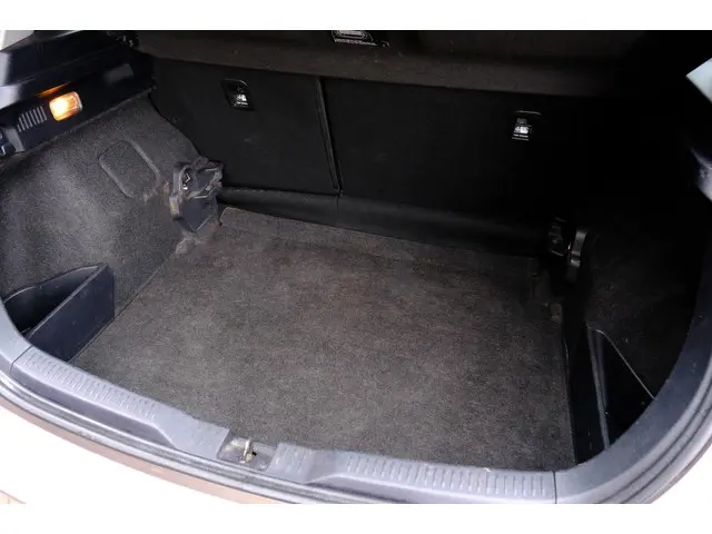 Toyota Auris 1.6 Aspiration Clima|Cam|LMV 2013 Benzine 11