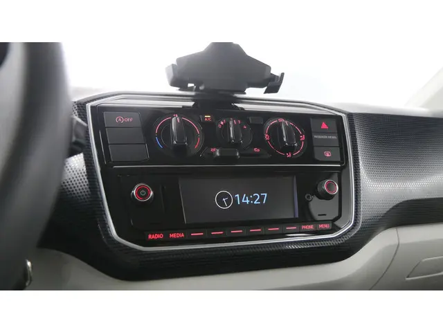 Volkswagen up! 1.0 BMT 60pk Move up! 2019 Benzine 24