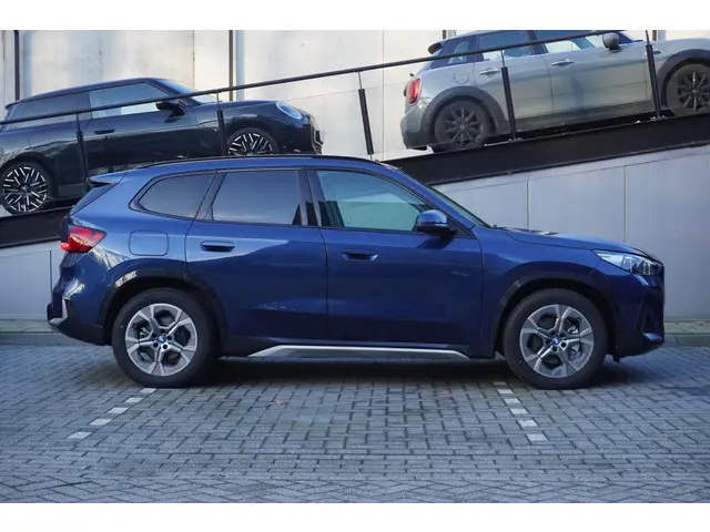 BMW iX1 eDrive20 2026 Elektrisch 4