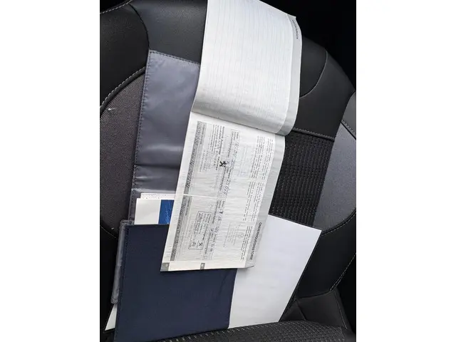 Peugeot 2008 1.2T 110pk Blue Lease Allure 2019 Benzine 21