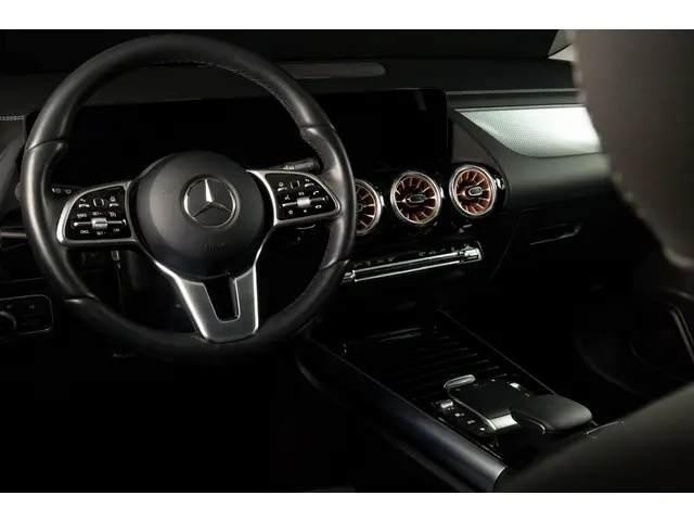 Mercedes-Benz EQA 250 67 kWh 2023 Elektrisch 3