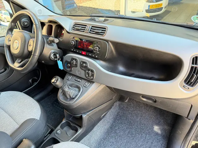 Fiat Panda 1.2 Lounge 2018 Benzine 12