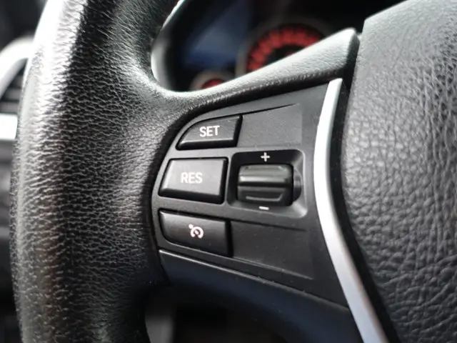 BMW 3 Serie 320i M Sport High Exe Aut- 2012 Benzine 17