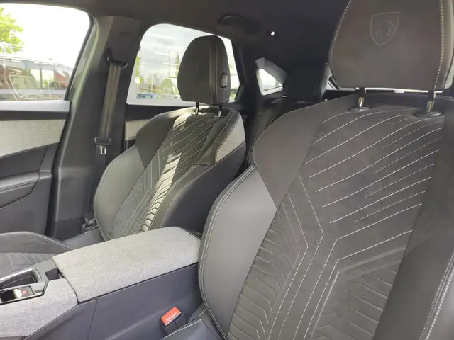 Peugeot 3008 1.2 Hybrid 136 GT 2024 Hybride Benzine 26