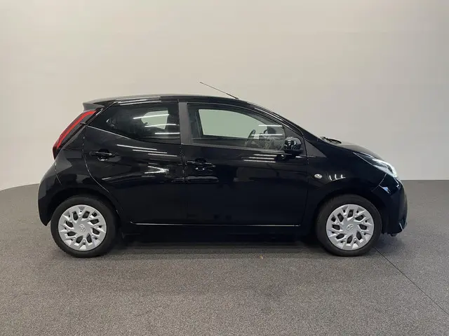 Toyota Aygo 1.0 VVT-i X-Play 5-DRS 2020 Benzine 4