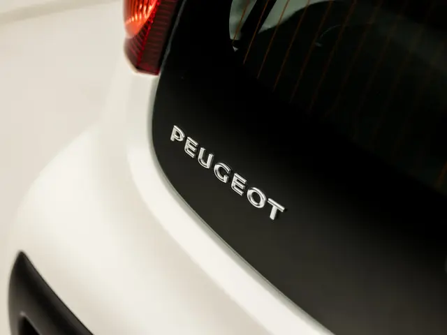 Peugeot 107 1.0 Sport 2014 Benzine 19