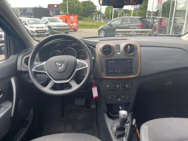 Dacia Sandero Stepway 0.9 TCe SL / automaat 2018 Benzine 18