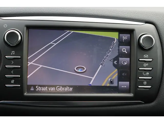 Toyota Yaris 1.5 Hybrid Bi-Tone, Navi 2018 Hybride Benzine 6