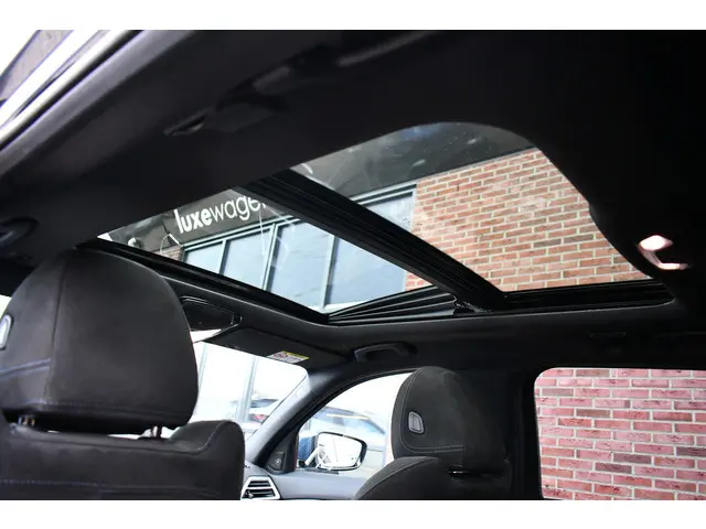 BMW 3 Serie Touring 330e M-Sport 2025 Hybride Benzine 10