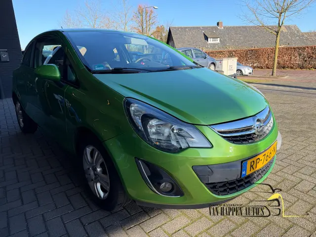 Opel Corsa 1.2-16V Cosmo / apk 2-2027 2014 Benzine 7