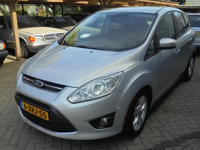 Ford C-MAX 1.0 Titanium APK TREKHAAK 2013 Benzine 6