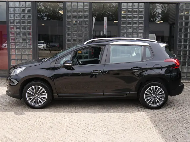 Peugeot 2008 1.2 PureTech Active 2018 Benzine 3