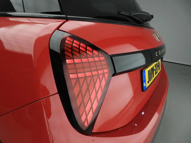 MINI 3-Deurs Cooper C 2025 Benzine 15