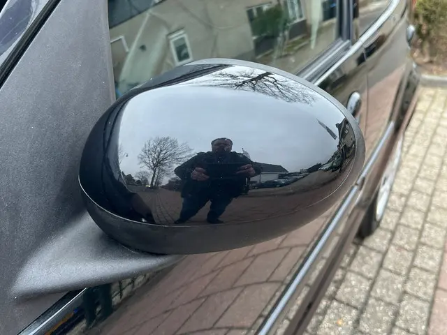 Peugeot 107 1.0 EXCLUSIVE NL-AUTO-NAP 2014 Benzine 36