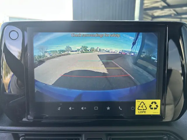 Suzuki Swift 1.2 Style Smart Hybrid 2025 Benzine 23