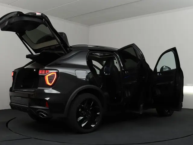 Lynk & Co 01 1.5 2023 Hybride Benzine 40