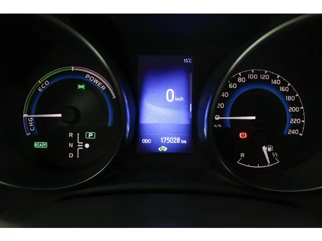 Toyota Auris 1.8 Hybrid Dynamic 2018 Hybride Benzine 6