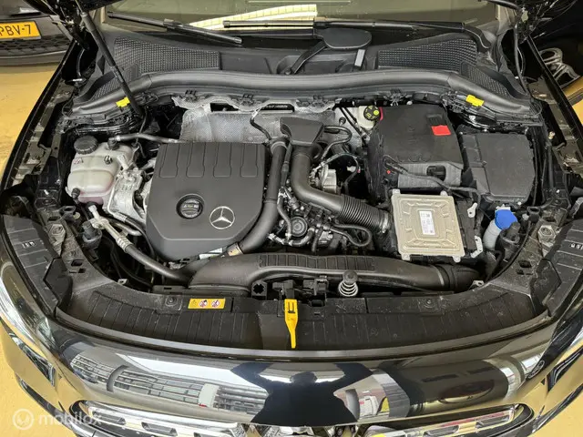 Mercedes-Benz GLA 200 AMG Line 2023 Benzine 21