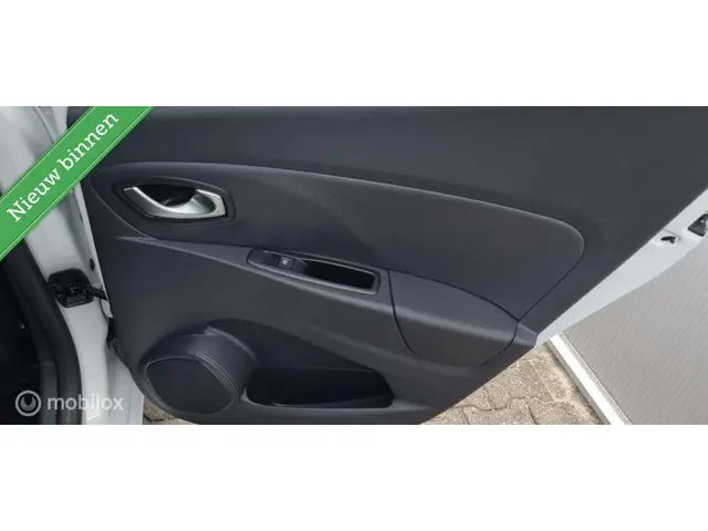 Renault Clio 0.9 TCe Limited LED\KEYLESS/1EiG 2018 Benzine 13