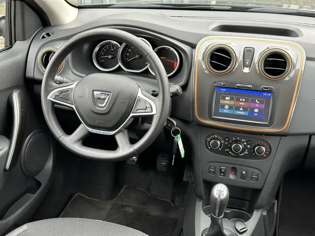 Dacia Logan MCV TCe 90 Stepway 2018 Benzine 8