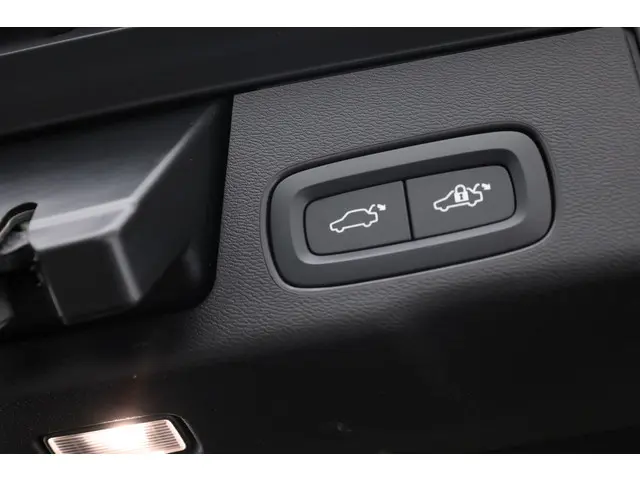 Volvo XC60 T8 Recharge R-Design 2022 Hybride Benzine 26