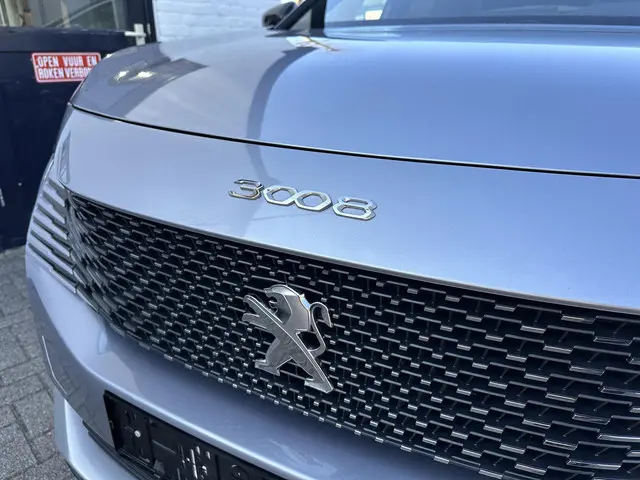 Peugeot 3008 1.6 HYbrid 225 PK GT 2023 Hybride Benzine 45