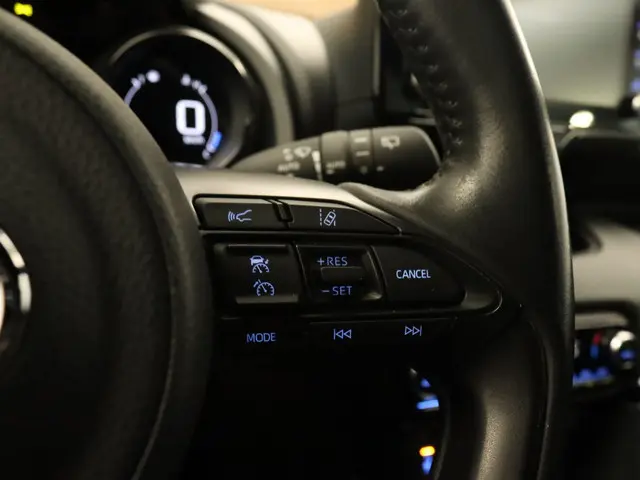 Toyota Yaris 1.5 Hybrid Executive 2020 Hybride Benzine 25