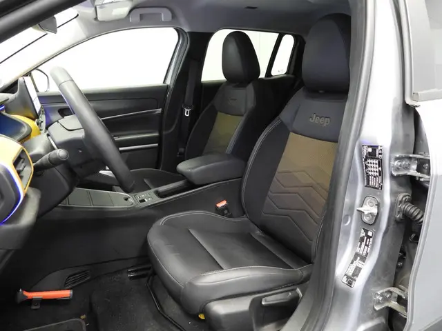 Jeep Avenger 1st Edition 54 kWh 2023 Elektrisch 28