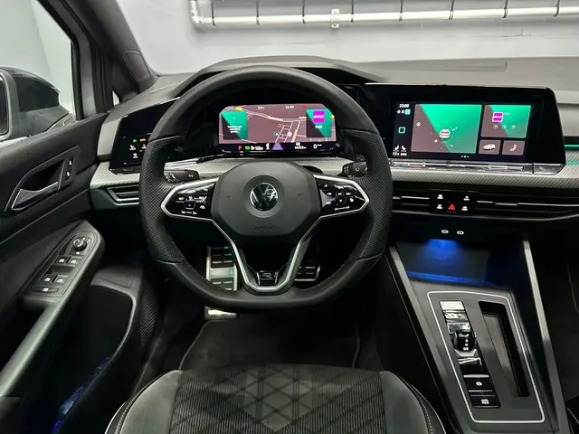 Volkswagen Golf 8 1.5 eTSI R-Line Business+ 2022 Benzine 10