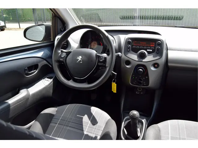 Peugeot 108 1.0 e-VTi Active Pack Premium 2017 Benzine 15