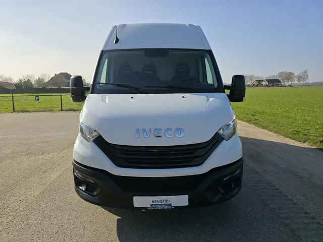 Iveco Daily 35S14V 2.3 352L H2 2022 Diesel 9