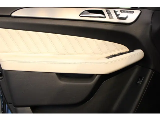 Mercedes-Benz GLE 500 e 4MATIC 2016 Hybride Benzine 19