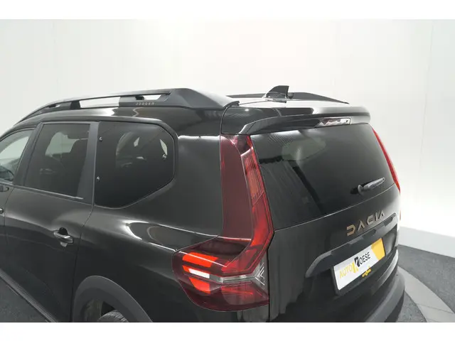 Dacia Jogger TCe 110 Extreme 2025 Benzine 26