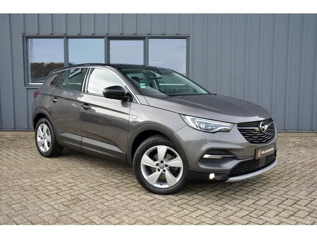 Opel Grandland X 2