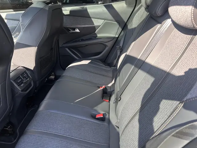 Peugeot 3008 1.2 PureTech GT -Line automaat 2017 Benzine 25